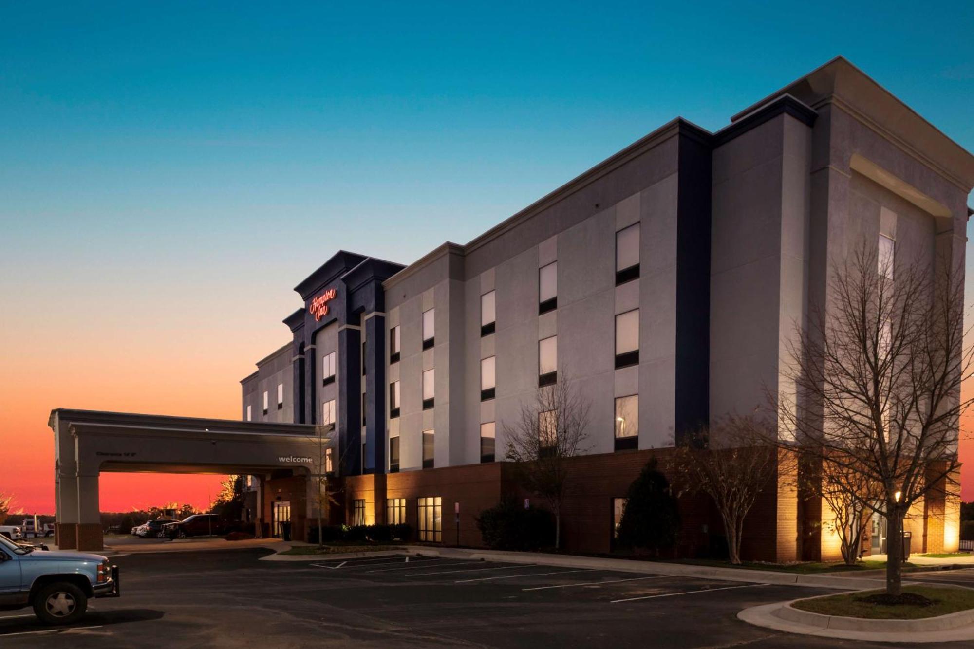 Hampton Inn Gretna - Smith Mountain Lake Exteriör bild